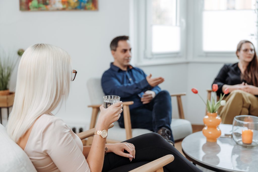 Paartherapie & Psychotherapie bei Beziehungskonflikten in Sigmaringen Description Beziehungskonflikte beeinträchtigen Ihre psychische Gesundheit. Lassen Sie uns im Rahmen einer Paartherapie gemeinsam darauf blicken.